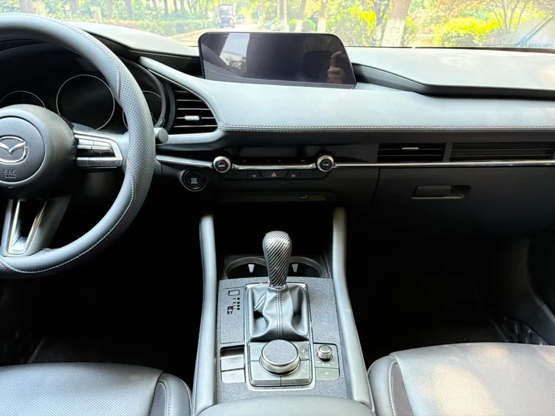 Mazda Mazda3 Axela 2023 2.0L Automatic quality elegant version interior photo 8 Mazda Mazda3 Axela 2023 2.0L Automatic quality elegant version interior photo 8