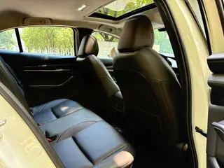 Mazda Mazda3 Axela 2023 2.0L Automatic quality elegant version interior photo 9 Mazda Mazda3 Axela 2023 2.0L Automatic quality elegant version interior photo 9