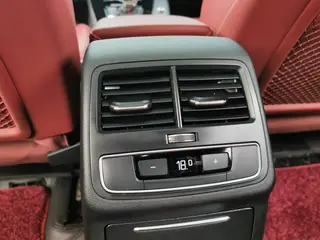 Audi A4L 2025 200 Versión Yuexiang de diez mil vehículos 40 TFSI Deluxe dinámico interior foto 18 Audi A4L 2025 200 Versión Yuexiang de diez mil vehículos 40 TFSI Deluxe dinámico interior foto 18