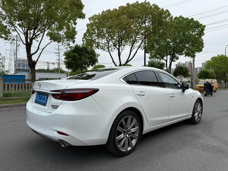 Mazda Atenza 2020 2.5L Edición Blue Sky Respete exterior foto 4 Mazda Atenza 2020 2.5L Edición Blue Sky Respete exterior foto 4