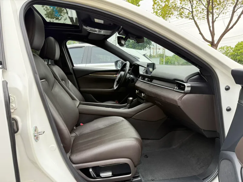 Mazda Atenza 2020 2.5L Edición Blue Sky Respete interior foto 18 Mazda Atenza 2020 2.5L Edición Blue Sky Respete interior foto 18