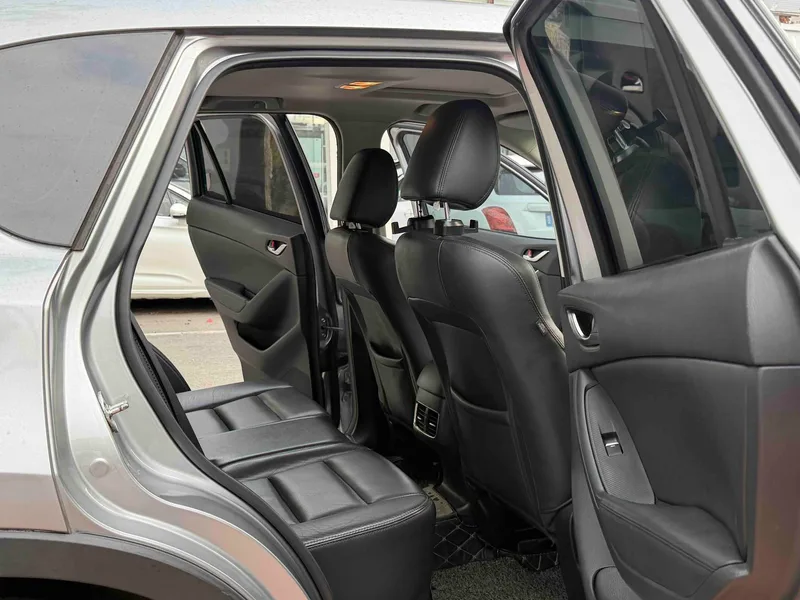 Mazda CX-5 2015 2.0L Automatic four-wheel drive luxury model interior photo 8