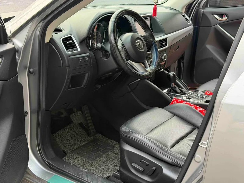 Mazda CX-5 2015 2.0L Automatic four-wheel drive luxury model interior photo 9