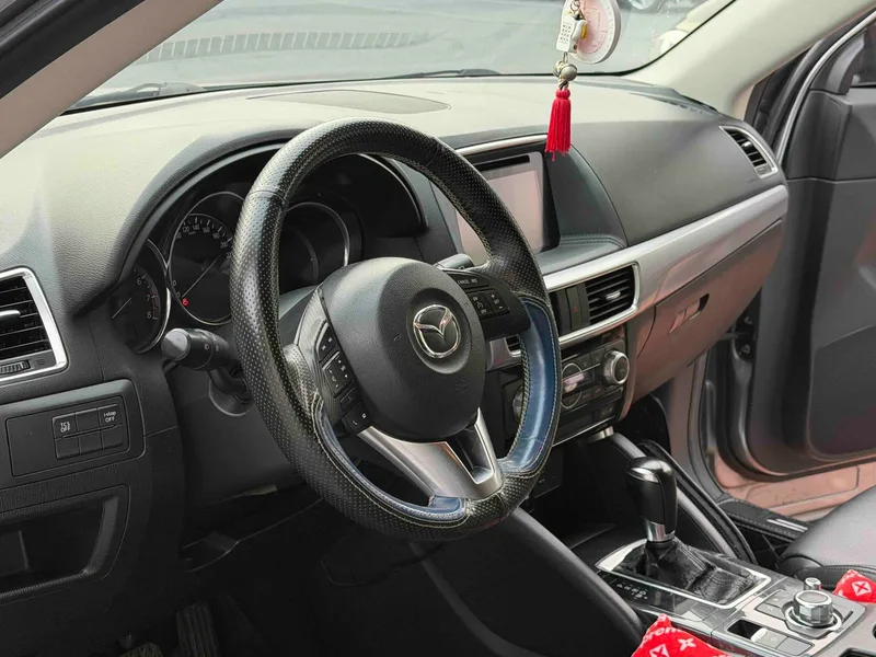 Mazda CX-5 2015 2.0L Automatic four-wheel drive luxury model interior photo 11