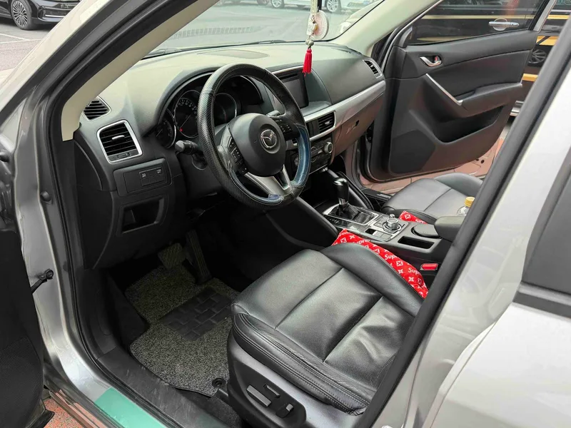 Mazda CX-5 2015 2.0L Automatic four-wheel drive luxury model interior photo 12