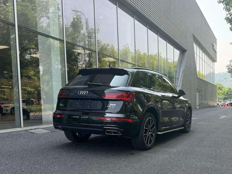 Audi Q5L 2023 45T Deluxe dinámico exterior foto 6 Audi Q5L 2023 45T Deluxe dinámico exterior foto 6