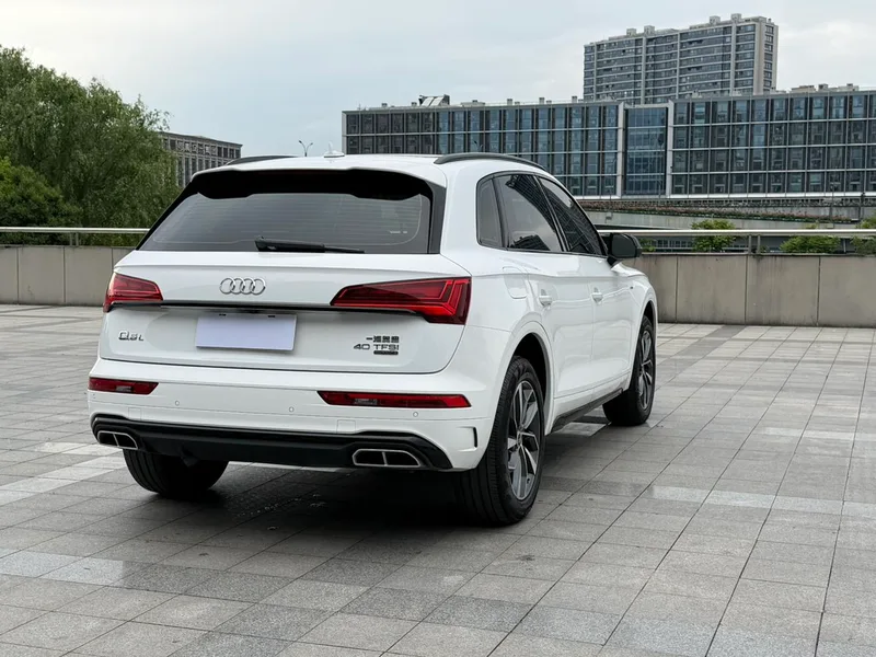 Audi Q5L 2023 40T Type de luxe dynamique extérieur photo 4 Audi Q5L 2023 40T Type de luxe dynamique extérieur photo 4