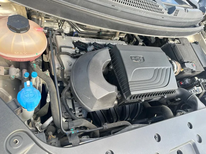 Geely Vision X3 2019 Обновленная версия 1.5L CVT Премиальная комплектация интерьер фото 12