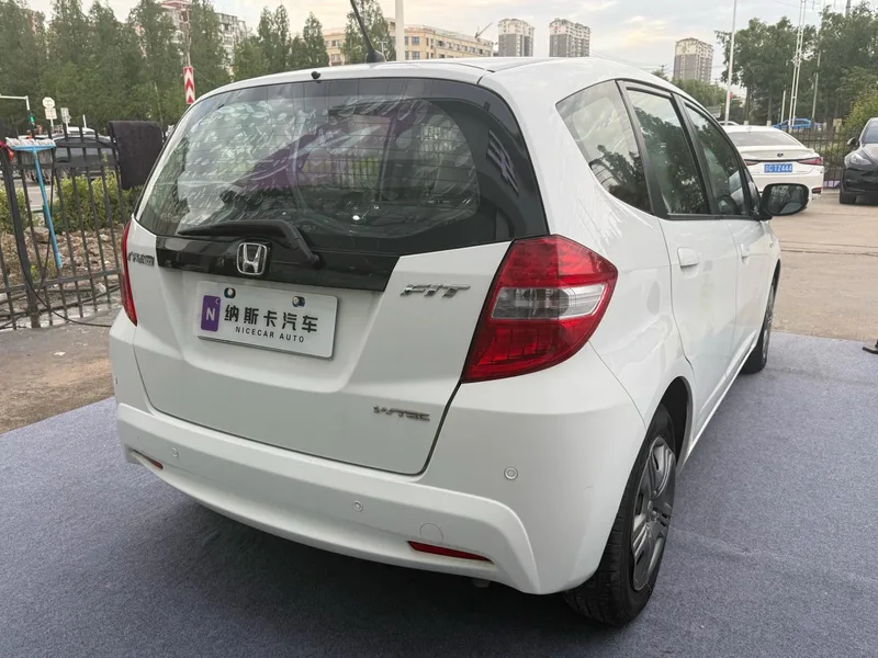 Honda Fit 2011 1.3L Version confort automatique intérieur photo 6 Honda Fit 2011 1.3L Version confort automatique intérieur photo 6