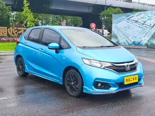 Honda Fit 2018 1.5L CVT Corriendo Edición exterior foto 3 Honda Fit 2018 1.5L CVT Corriendo Edición exterior foto 3
