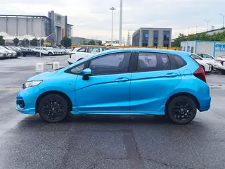 Honda Fit 2018 1.5L CVT Corriendo Edición exterior foto 5 Honda Fit 2018 1.5L CVT Corriendo Edición exterior foto 5