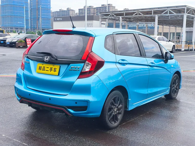 Honda Fit 2018 1.5L CVT Corriendo Edición exterior foto 8 Honda Fit 2018 1.5L CVT Corriendo Edición exterior foto 8