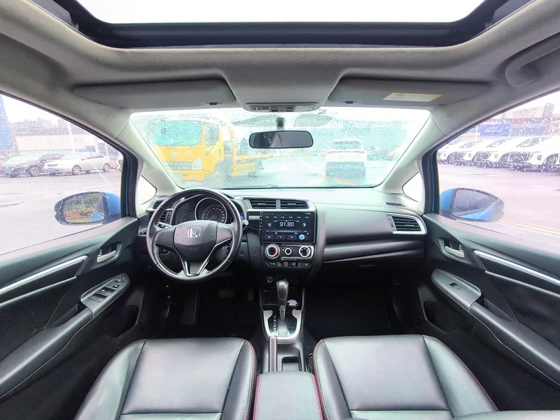 Honda Fit 2018 1.5L CVT Corriendo Edición interior foto 13 Honda Fit 2018 1.5L CVT Corriendo Edición interior foto 13