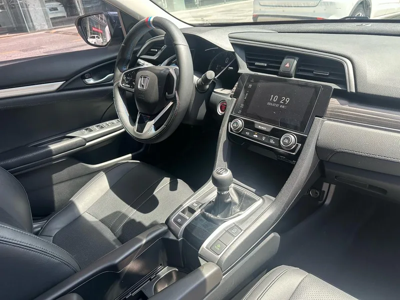 Honda Civic 2019 220TURBO Manual force control version Country VI interior photo 17 Honda Civic 2019 220TURBO Manual force control version Country VI interior photo 17