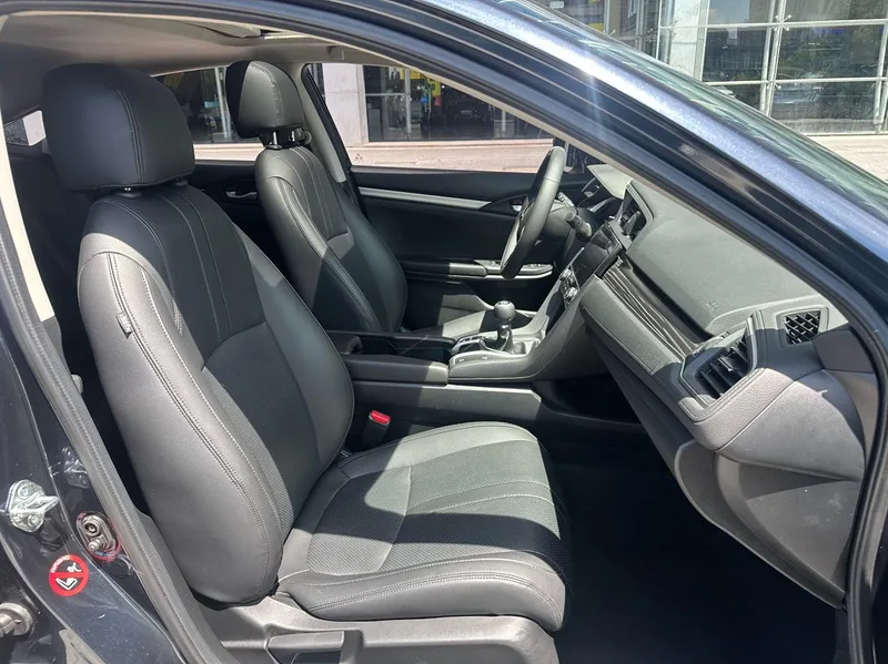 Honda Civic 2019 220TURBO Manual force control version Country VI interior photo 18 Honda Civic 2019 220TURBO Manual force control version Country VI interior photo 18