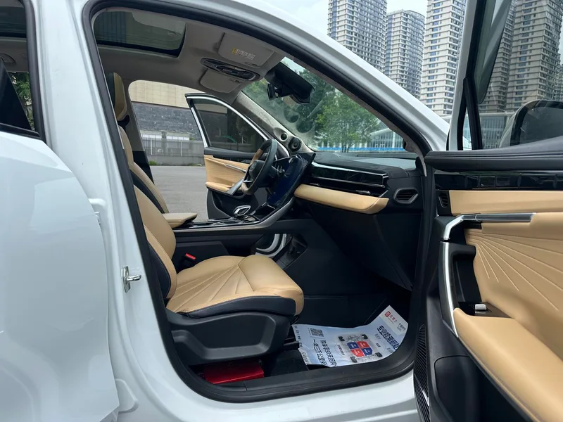 Geely Boyue L 2023 1.5TD DCT Finition premium extérieur photo 7 Geely Boyue L 2023 1.5TD DCT Finition premium extérieur photo 7