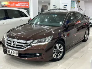 Honda Accord 2014 2.0L EX Роскошная версия