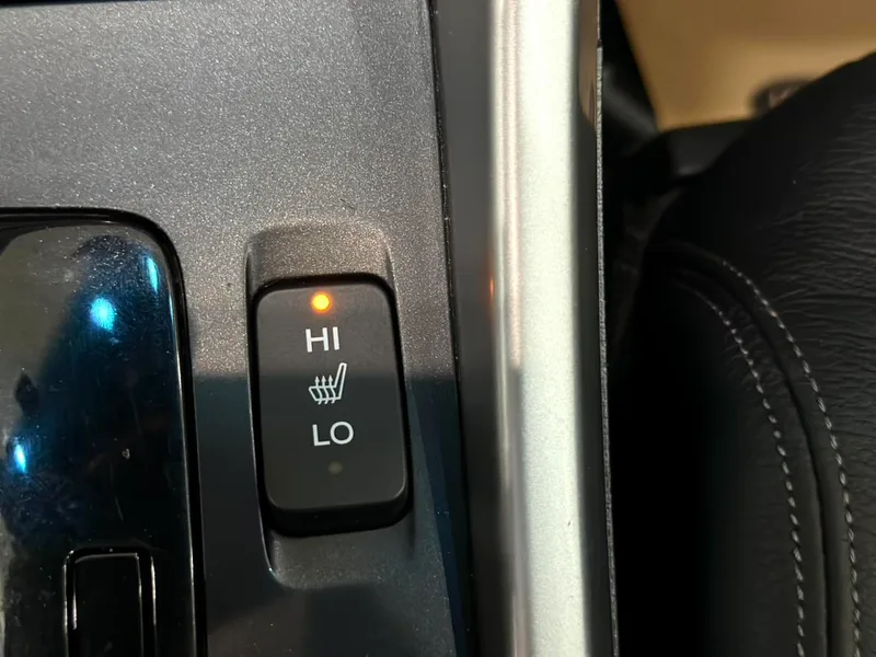 Honda Accord 2014 2.0L EX Luxury Edition interior photo 17 Honda Accord 2014 2.0L EX Luxury Edition interior photo 17