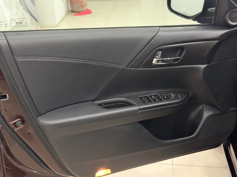 Honda Accord 2014 2.0L EX Luxury Edition interior photo 20 Honda Accord 2014 2.0L EX Luxury Edition interior photo 20