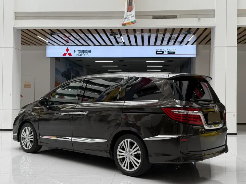 Honda Elysion 2016 2.4L Version mode extérieur photo 6 Honda Elysion 2016 2.4L Version mode extérieur photo 6