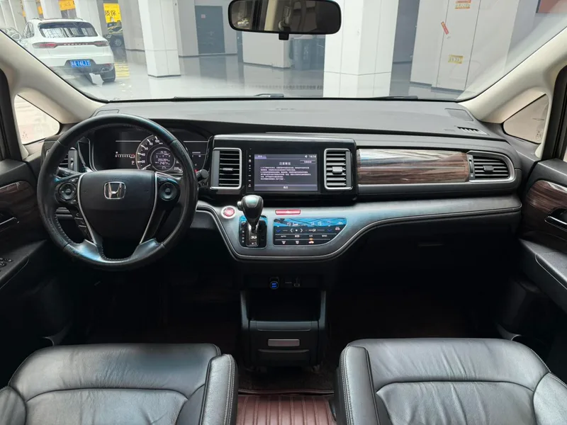 Honda Elysion 2016 2.4L Version mode intérieur photo 15 Honda Elysion 2016 2.4L Version mode intérieur photo 15