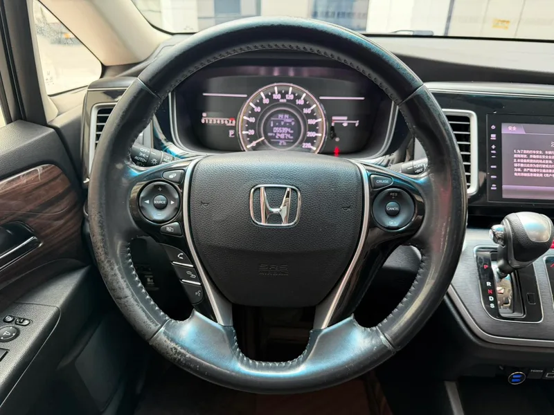 Honda Elysion 2016 2.4L Version mode intérieur photo 17 Honda Elysion 2016 2.4L Version mode intérieur photo 17