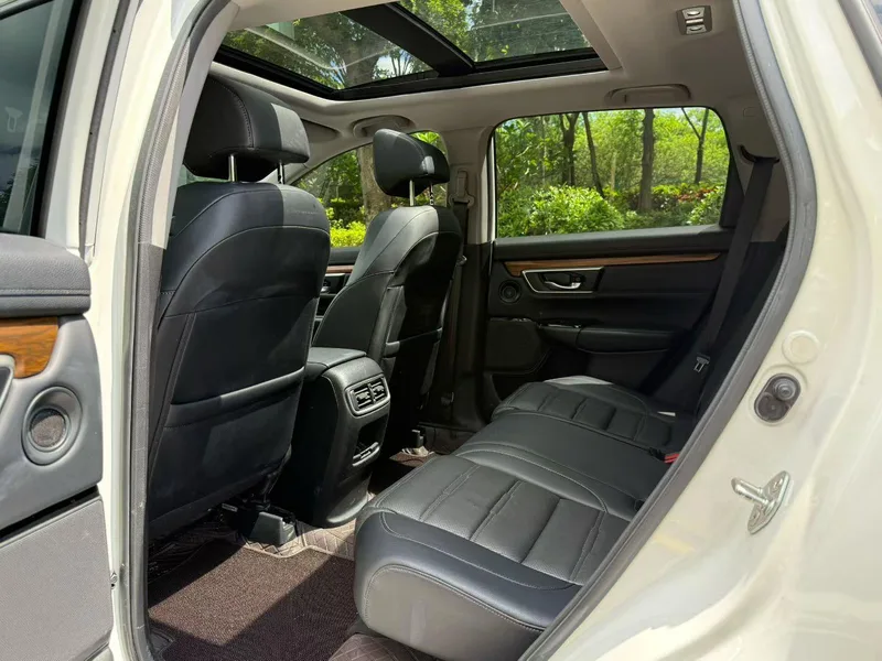 Honda CR-V 2021 240TURBO CVT Two-Drive Fashion Edition interior photo 8 Honda CR-V 2021 240TURBO CVT Two-Drive Fashion Edition interior photo 8