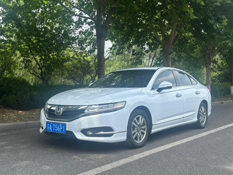 Honda Spirior 2015 2.0L Premium Edition exterior photo 1 Honda Spirior 2015 2.0L Premium Edition exterior photo 1
