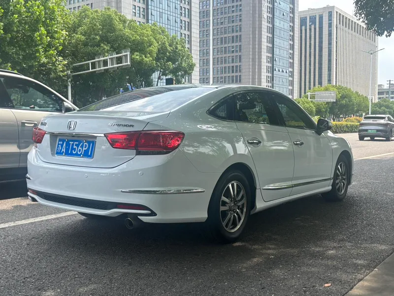 Honda Spirior 2015 2.0L Premium Edition exterior photo 4 Honda Spirior 2015 2.0L Premium Edition exterior photo 4