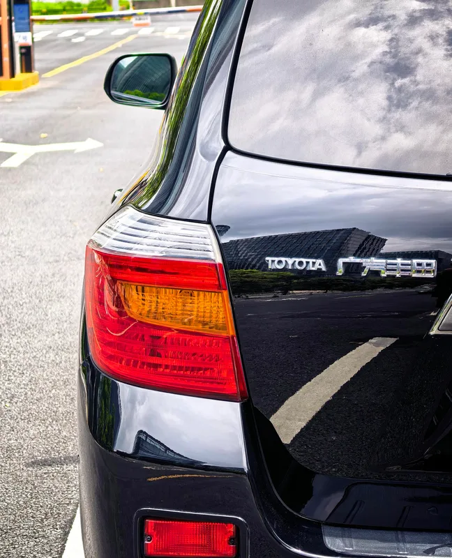 Toyota Highlander 2009 2.7L Deux roues motrices 7 Version de luxe du siège extérieur photo 7