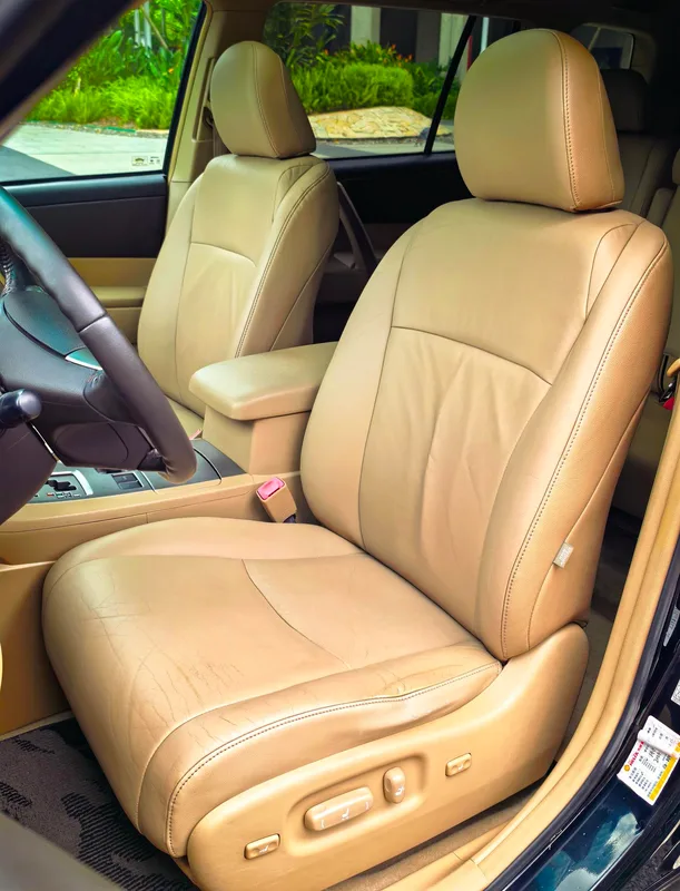 Toyota Highlander 2009 2.7L Deux roues motrices 7 Version de luxe du siège intérieur photo 13