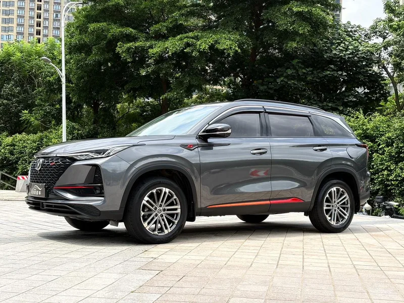 Changan CS75 PLUS 2021 1.5T Автоматический премиум-класса экстерьер фото 1 Changan CS75 PLUS 2021 1.5T Автоматический премиум-класса экстерьер фото 1