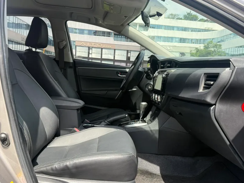 Toyota Corolla 2014 1.6L CVT GL-i exterior foto 5