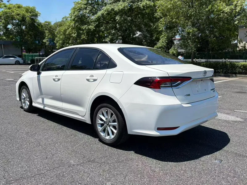 Toyota Corolla 2021 1.2T S-CVT Versión deportiva exterior foto 3 Toyota Corolla 2021 1.2T S-CVT Versión deportiva exterior foto 3