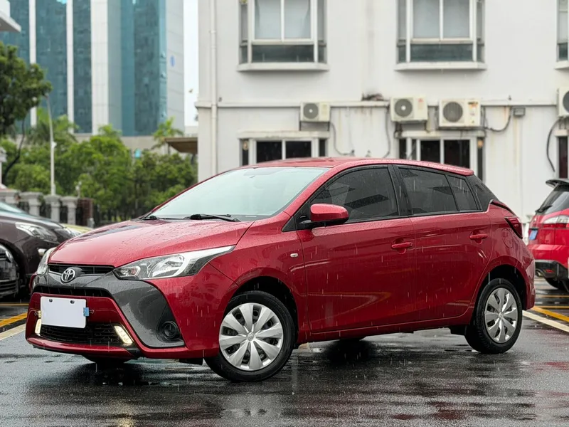Toyota Yaris L 2016 Reforma 1.5E CVT Versión encantadora exterior foto 1 Toyota Yaris L 2016 Reforma 1.5E CVT Versión encantadora exterior foto 1