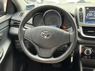 Toyota Yaris L 2016 Reforma 1.5E CVT Versión encantadora exterior foto 2 Toyota Yaris L 2016 Reforma 1.5E CVT Versión encantadora exterior foto 2