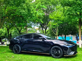 Changan UNI-V 2024 2.0T High-energy version exterior photo 3
