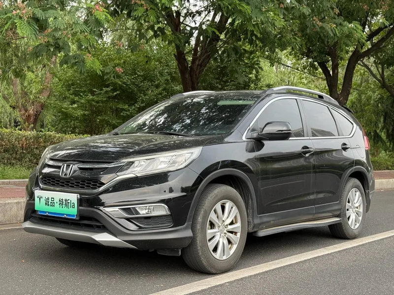 Honda CR-V 2015 2.0L Two-Drive Fashion Edition exterior photo 1 Honda CR-V 2015 2.0L Two-Drive Fashion Edition exterior photo 1