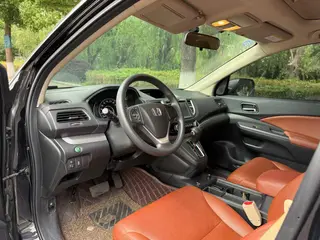 Honda CR-V 2015 2.0L Two-Drive Fashion Edition interior photo 10 Honda CR-V 2015 2.0L Two-Drive Fashion Edition interior photo 10