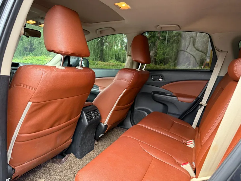 Honda CR-V 2015 2.0L Two-Drive Fashion Edition interior photo 12 Honda CR-V 2015 2.0L Two-Drive Fashion Edition interior photo 12