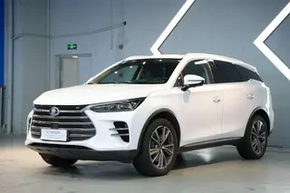 BYD Tang DM 2018 DM 2.0T Zhilian à quatre roues motrices à plein temps 7 Siège Pays V