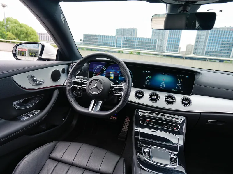 Mercedes-Benz E-Class (Imported) 2023 E 260 Coupé extérieur photo 7 Mercedes-Benz E-Class (Imported) 2023 E 260 Coupé extérieur photo 7
