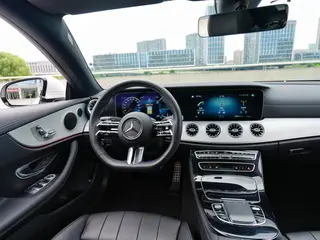 Mercedes-Benz E-Class (Imported) 2023 E 260 Coupé intérieur photo 8 Mercedes-Benz E-Class (Imported) 2023 E 260 Coupé intérieur photo 8