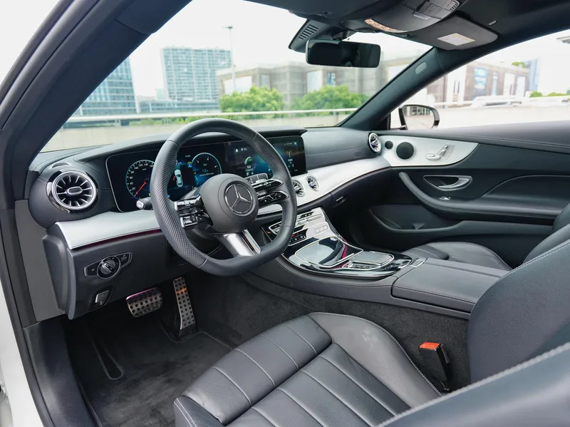Mercedes-Benz E-Class (Imported) 2023 E 260 Coupé intérieur photo 10 Mercedes-Benz E-Class (Imported) 2023 E 260 Coupé intérieur photo 10