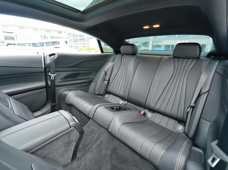 Mercedes-Benz E-Class (Imported) 2023 E 260 Coupé intérieur photo 11 Mercedes-Benz E-Class (Imported) 2023 E 260 Coupé intérieur photo 11