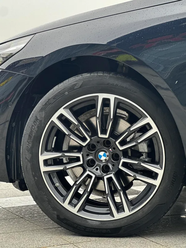 BMW 5 Series 2024 525Li M Ensemble de sport extérieur photo 8