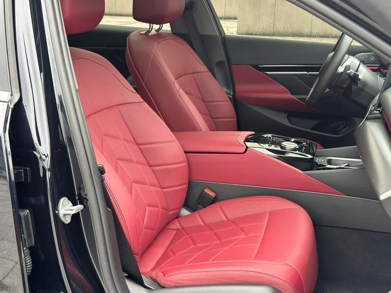 BMW 5 Series 2024 525Li M Ensemble de sport intérieur photo 15