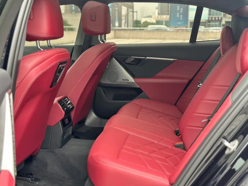 BMW 5 Series 2024 525Li M Ensemble de sport intérieur photo 18