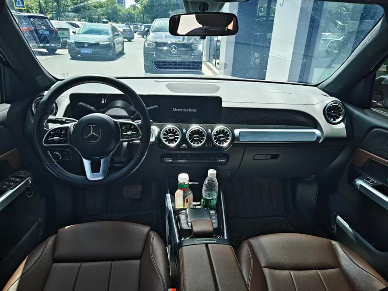 Mercedes-Benz GLB 2022 GLB 220 Type dynamique intérieur photo 6 Mercedes-Benz GLB 2022 GLB 220 Type dynamique intérieur photo 6