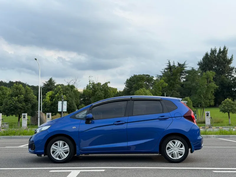 Honda Fit 2018 1.5L CVT Versión cómoda exterior foto 4